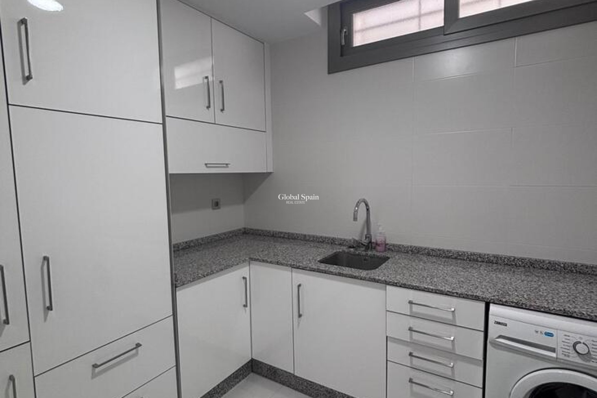 Wederverkoop - VILLA -
VILLAMARTÍN - Costa Blanca