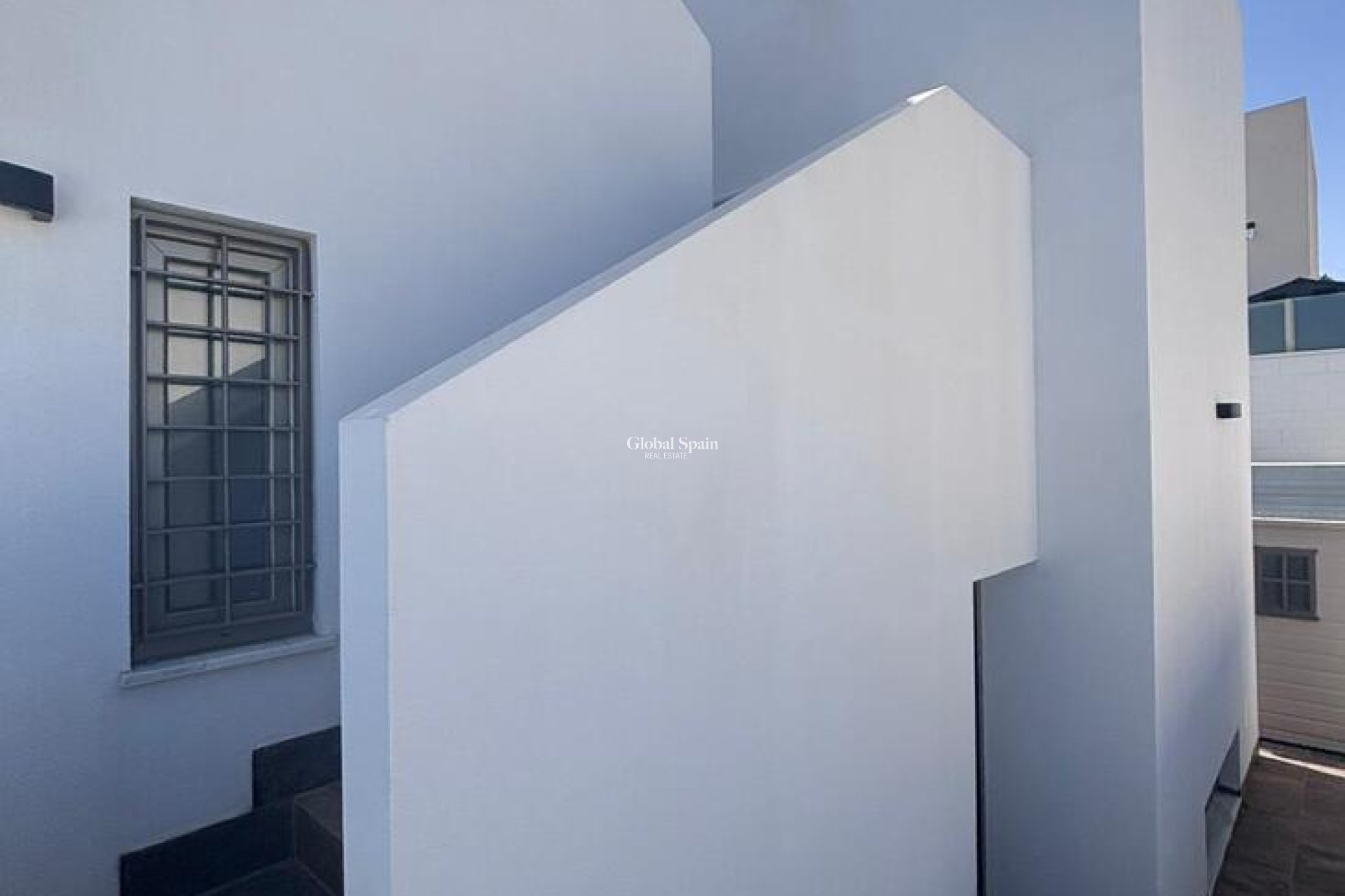Wederverkoop - VILLA -
VILLAMARTÍN - Costa Blanca