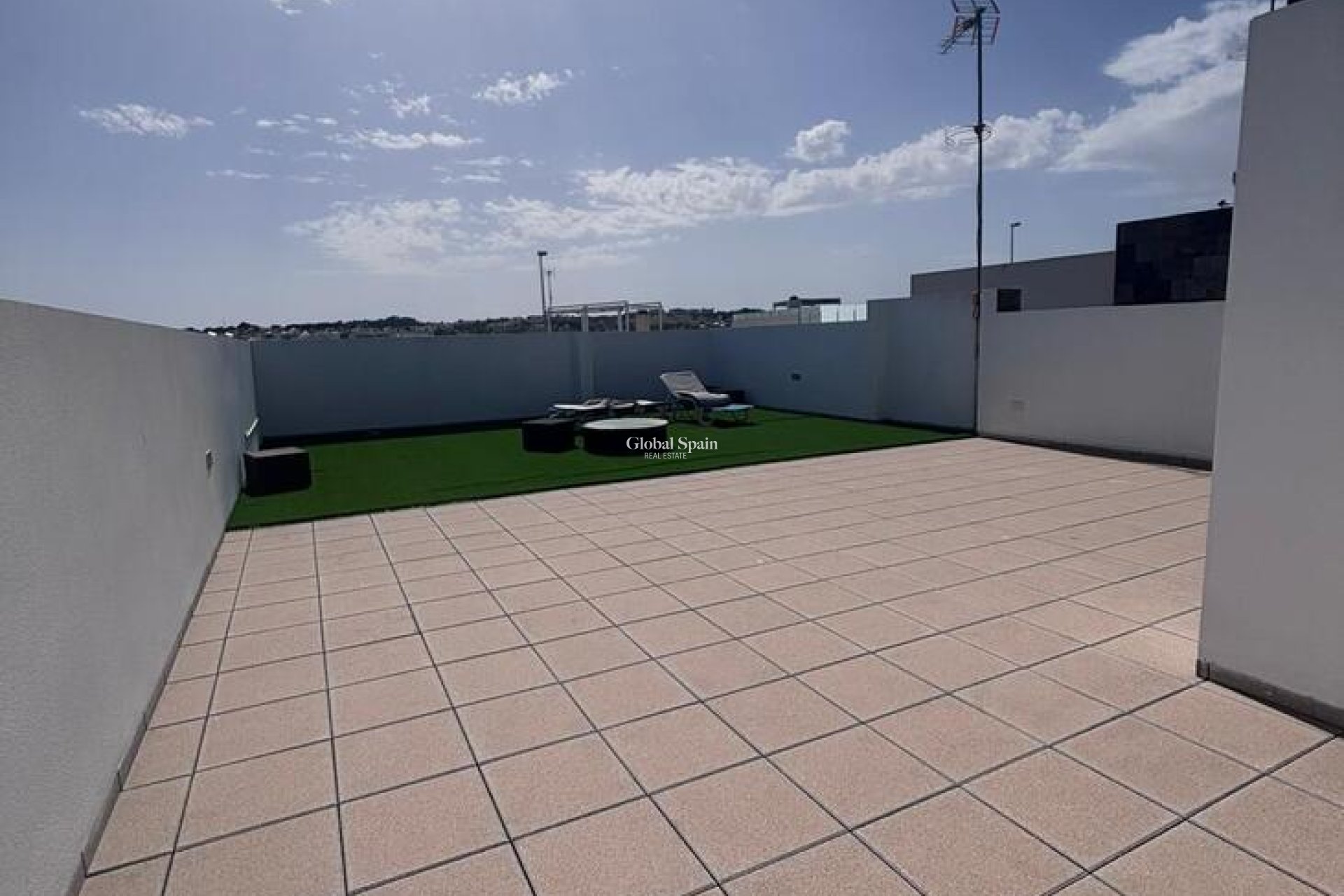 Wederverkoop - VILLA -
VILLAMARTÍN - Costa Blanca