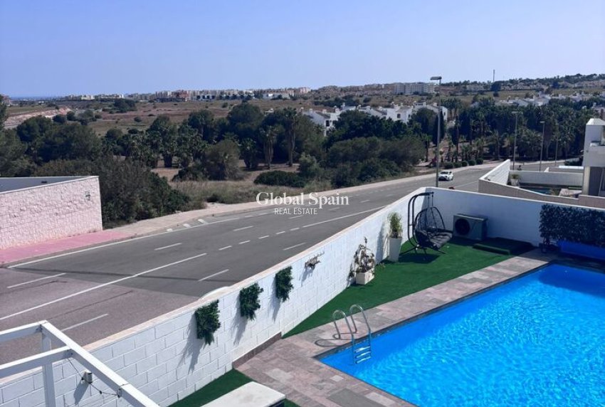 Wederverkoop - VILLA -
VILLAMARTÍN - Costa Blanca