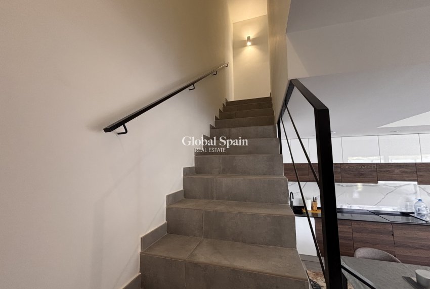 Wederverkoop - VILLA -
VILLAMARTÍN - Costa Blanca