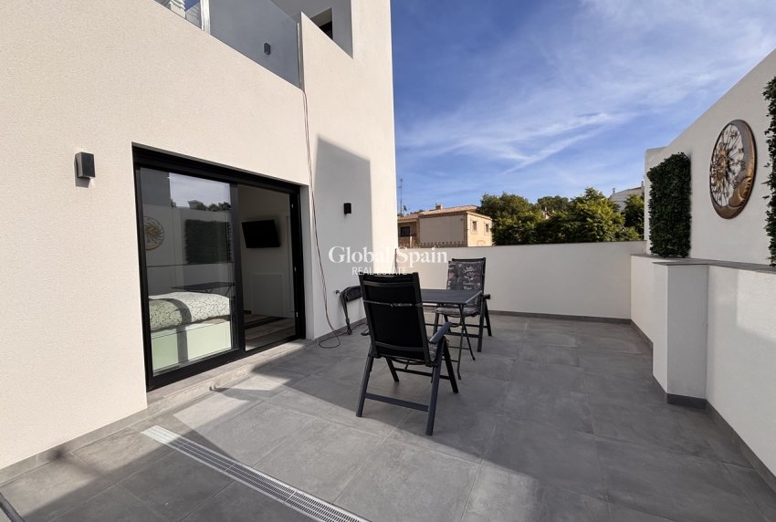 Wederverkoop - VILLA -
VILLAMARTÍN - Costa Blanca