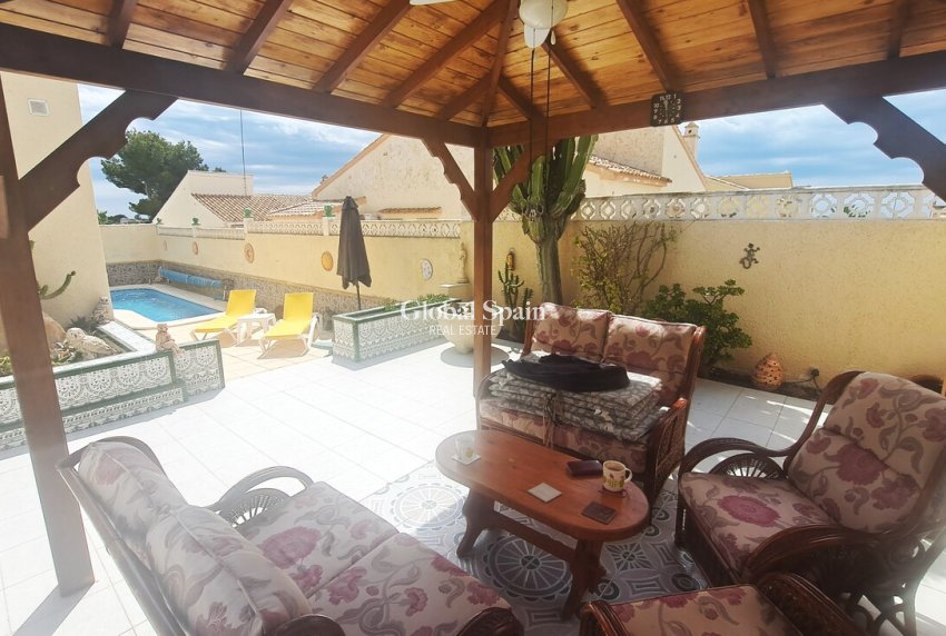 Wederverkoop - VILLA -
VILLAMARTÍN - Costa Blanca