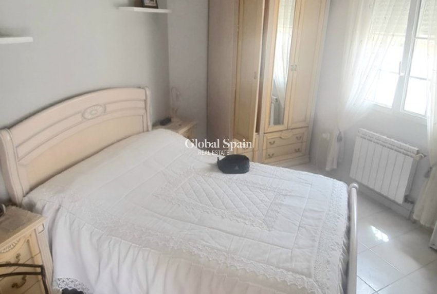 Wederverkoop - VILLA -
VILLAMARTÍN - Costa Blanca