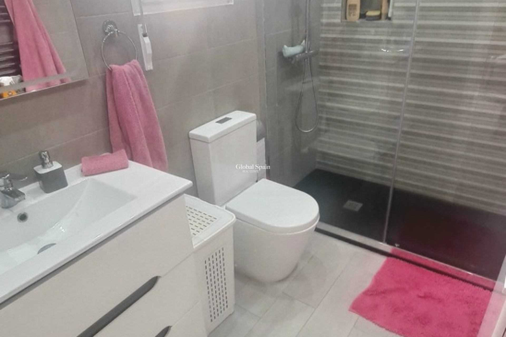 Wederverkoop - VILLA -
VILLAMARTÍN - Costa Blanca