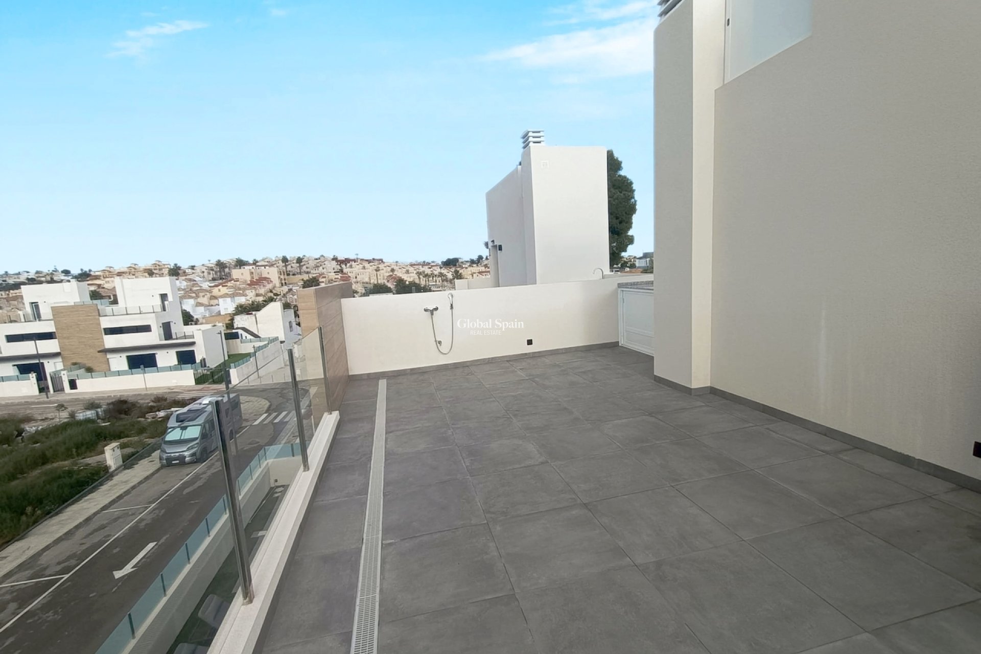 Wederverkoop - VILLA -
VILLAMARTÍN - Costa Blanca