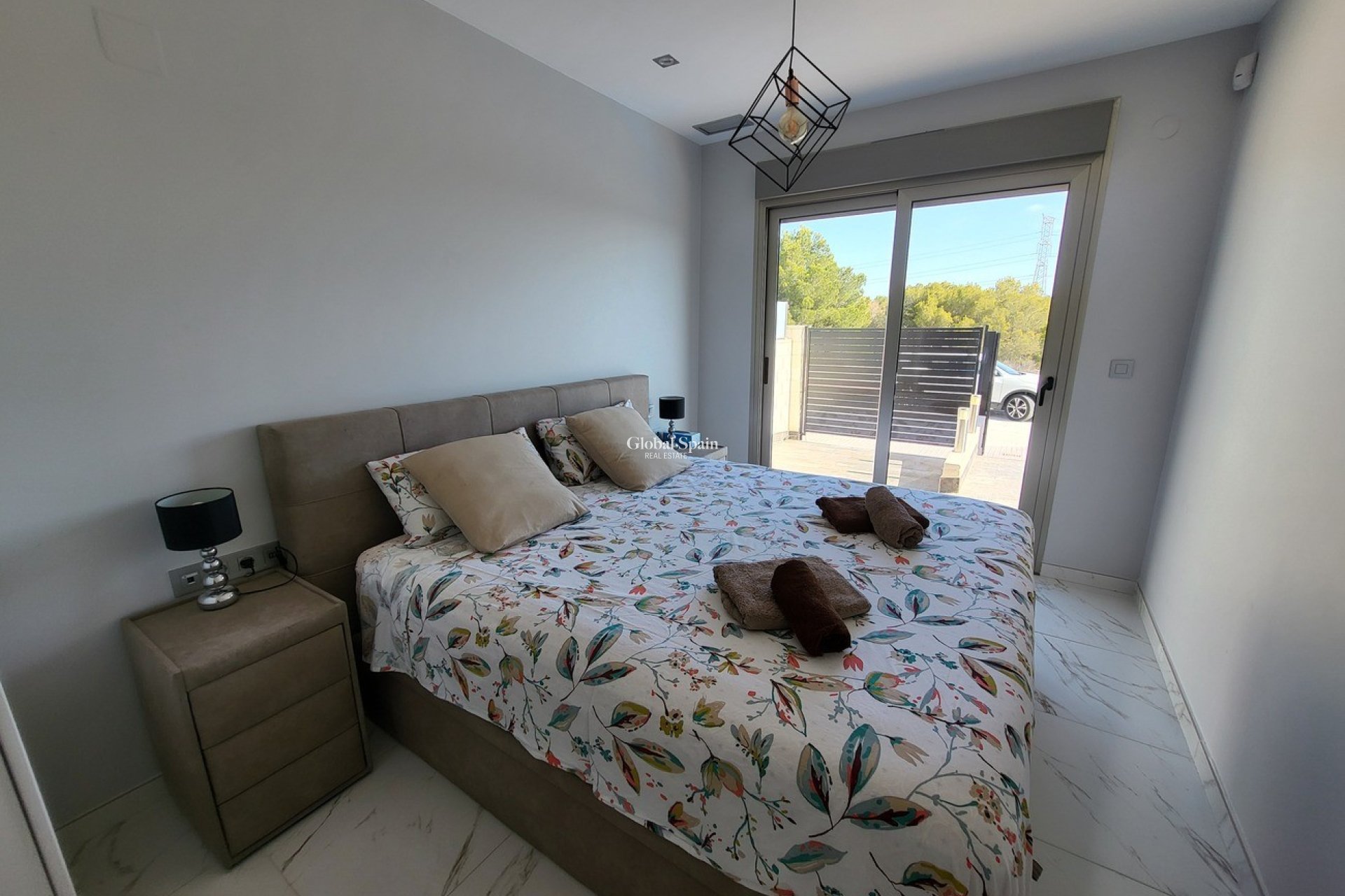 Wederverkoop - VILLA -
VILLAMARTÍN - Costa Blanca