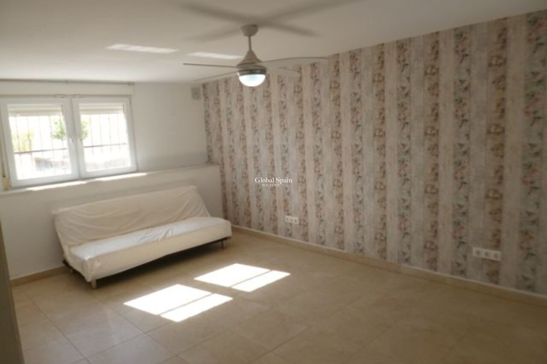 Wederverkoop - VILLA -
VILLAMARTÍN - Costa Blanca