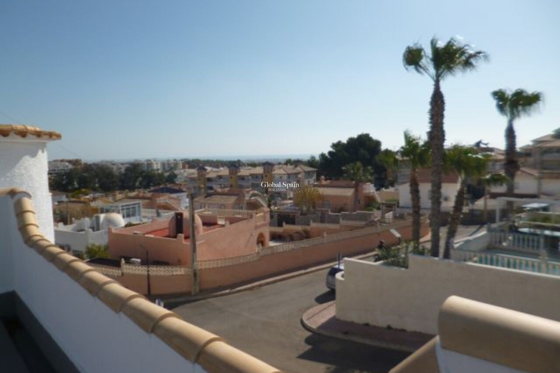 Wederverkoop - VILLA -
VILLAMARTÍN - Costa Blanca