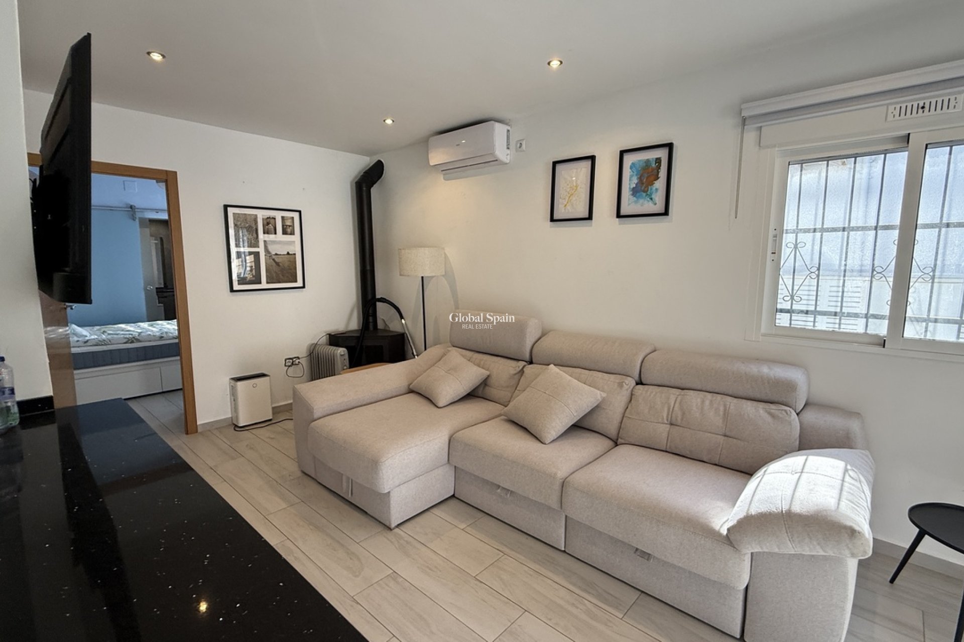 Wederverkoop - VILLA -
VILLAMARTÍN - Costa Blanca