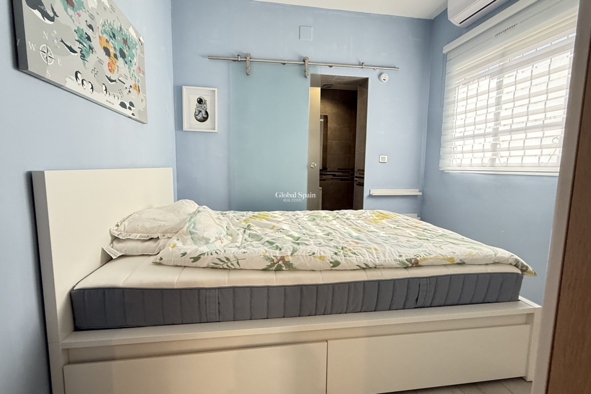 Wederverkoop - VILLA -
VILLAMARTÍN - Costa Blanca