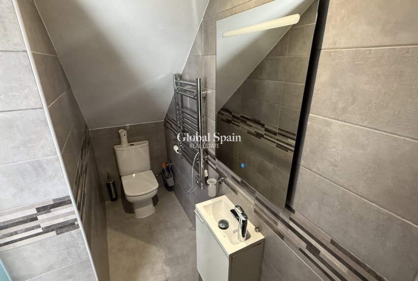 Wederverkoop - VILLA -
VILLAMARTÍN - Costa Blanca