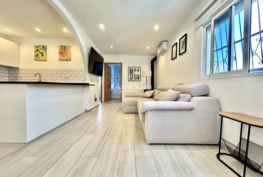 Wederverkoop - VILLA -
VILLAMARTÍN - Costa Blanca