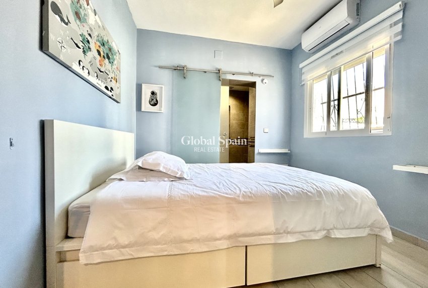 Wederverkoop - VILLA -
VILLAMARTÍN - Costa Blanca