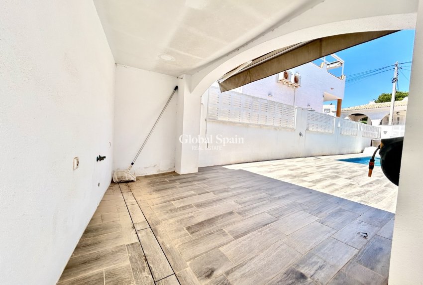 Wederverkoop - VILLA -
VILLAMARTÍN - Costa Blanca