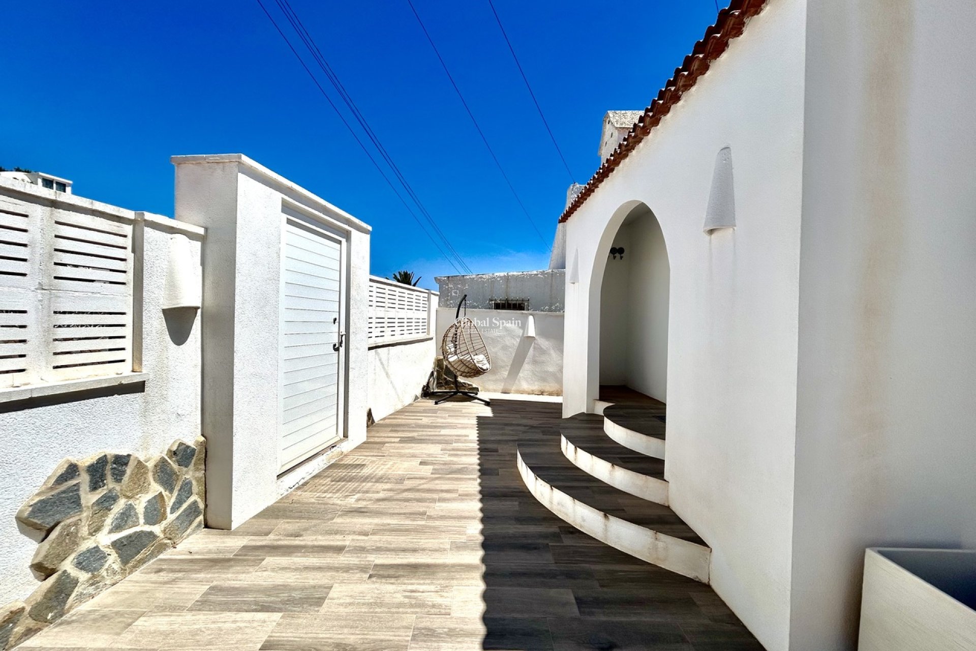 Wederverkoop - VILLA -
VILLAMARTÍN - Costa Blanca