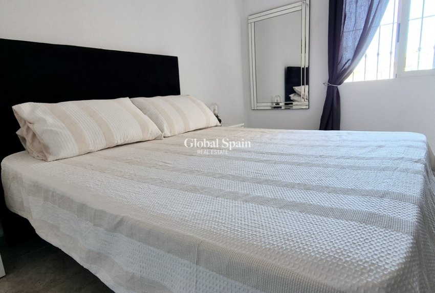 Wederverkoop - VILLA -
VILLAMARTÍN - Costa Blanca