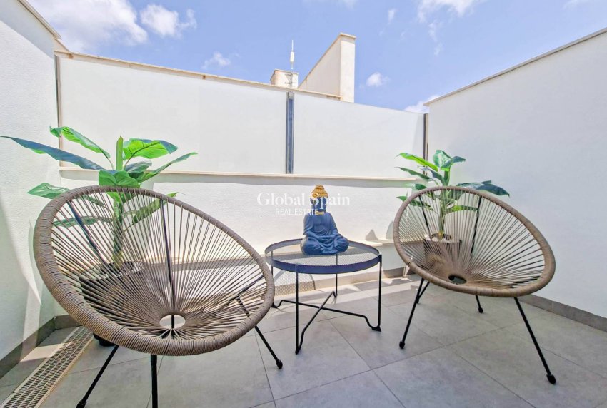Wederverkoop - VILLA -
VILLAMARTÍN - Costa Blanca