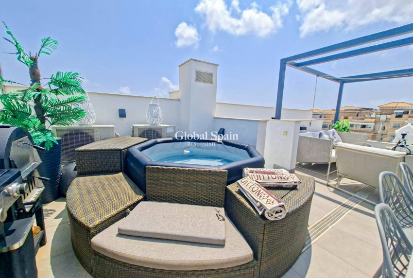 Wederverkoop - VILLA -
VILLAMARTÍN - Costa Blanca