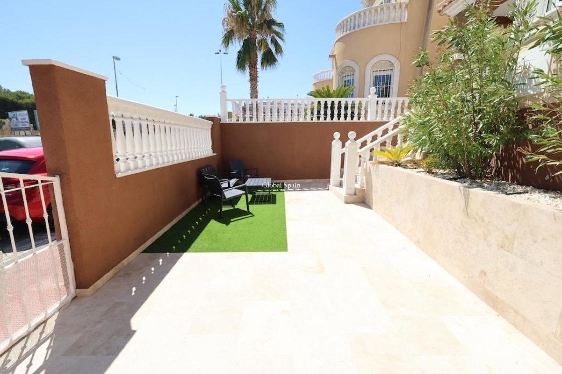 Wederverkoop - VILLA -
VILLAMARTÍN - Costa Blanca