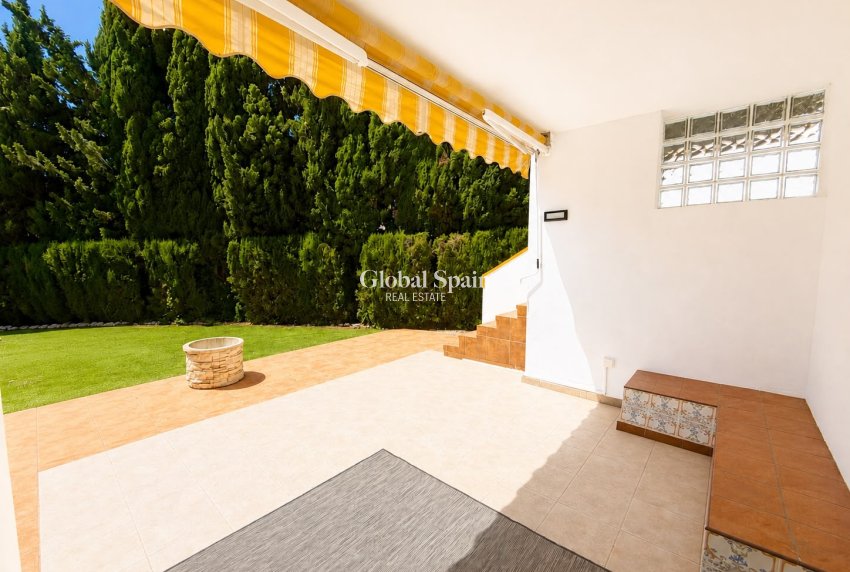 Wederverkoop - VILLA -
VILLAMARTÍN - Costa Blanca