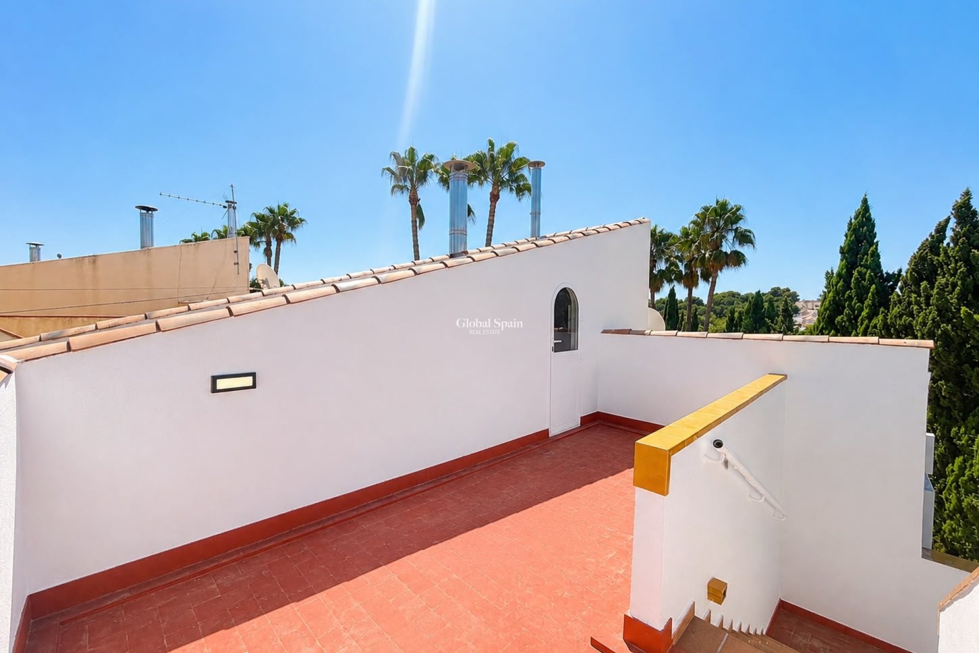Wederverkoop - VILLA -
VILLAMARTÍN - Costa Blanca