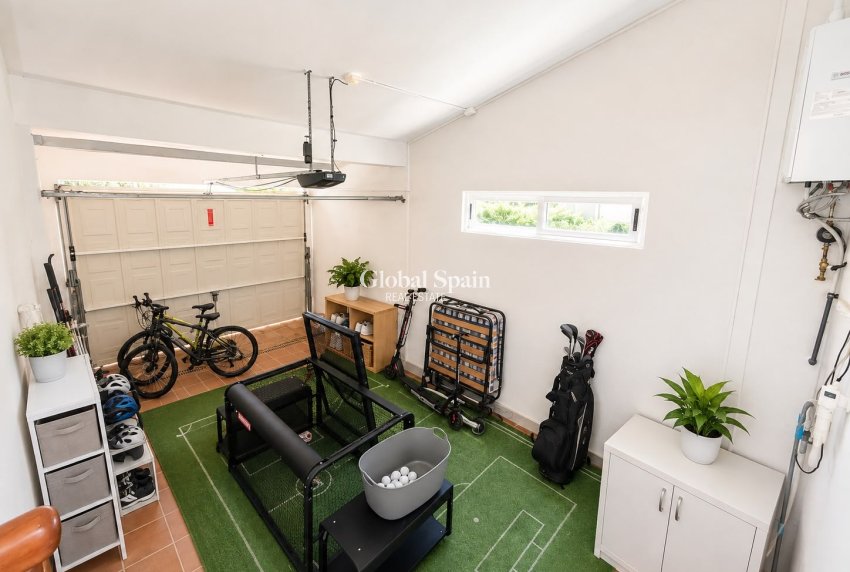 Wederverkoop - VILLA -
VILLAMARTÍN - Costa Blanca