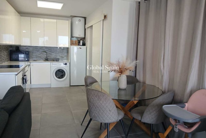 Wederverkoop - VILLA -
VILLAMARTÍN - Costa Blanca