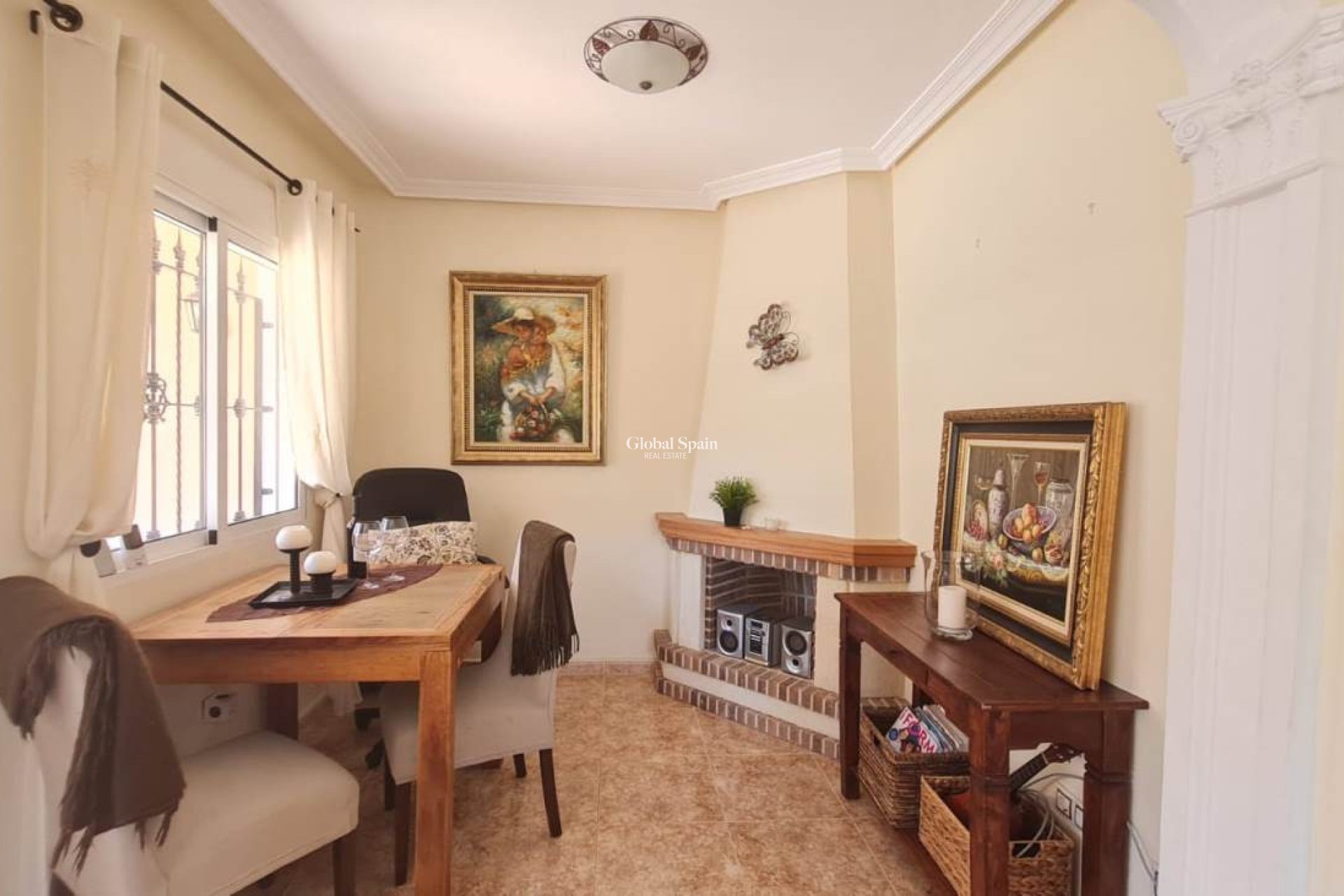 Wederverkoop - VILLA -
VILLAMARTÍN - Costa Blanca