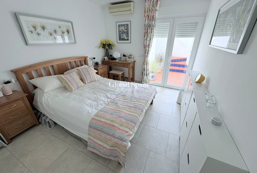 Wederverkoop - VILLA -
VILLAMARTÍN - Costa Blanca