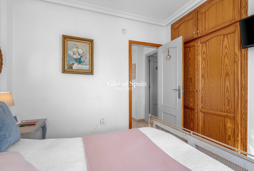 Wederverkoop - VILLA -
VILLAMARTÍN - Costa Blanca