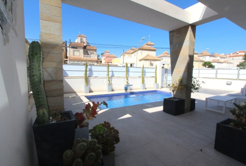 Wederverkoop - VILLA -
VILLAMARTÍN - El Galan