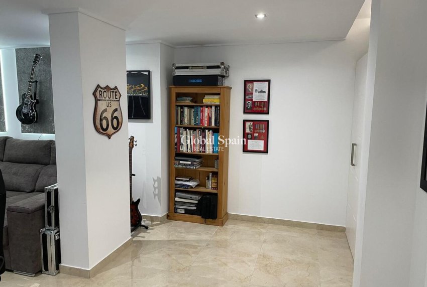 Wederverkoop - VILLA -
VILLAMARTÍN - El Galan
