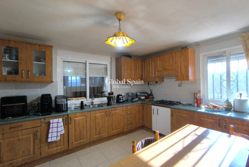 Wederverkoop - VILLA -
VILLENA - Inland