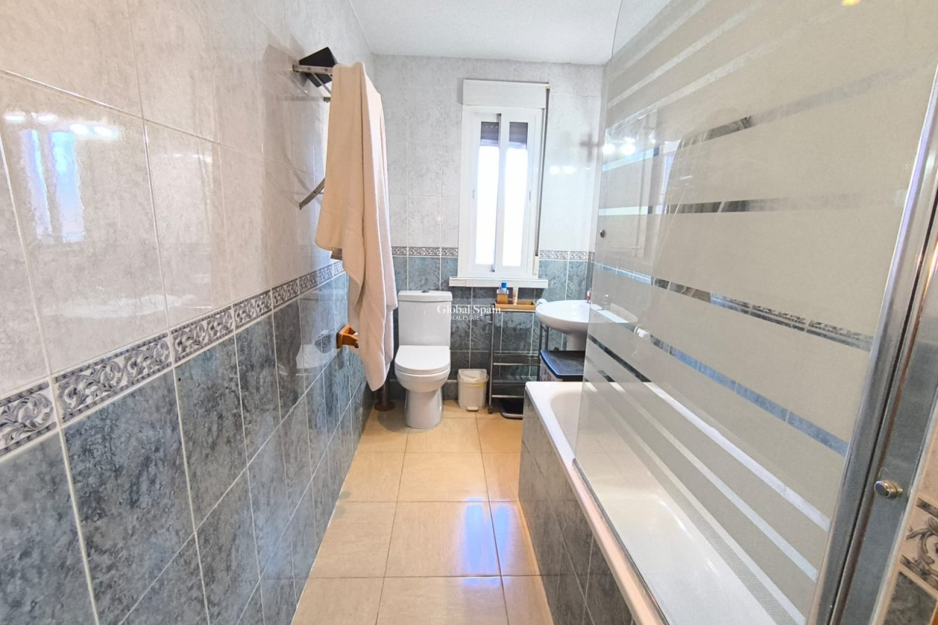 Wederverkoop - VILLA -
VILLENA - Inland