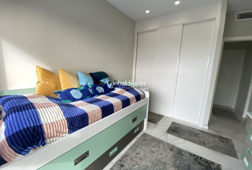 Wederverkoop - Vrijstaand chalet -
FINESTRAT