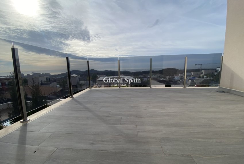 Wederverkoop - Vrijstaand chalet -
FINESTRAT