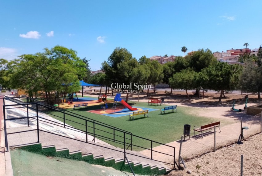 Wederverkoop - Vrijstaande_woning -
TORREVIEJA - Costa Blanca Sur