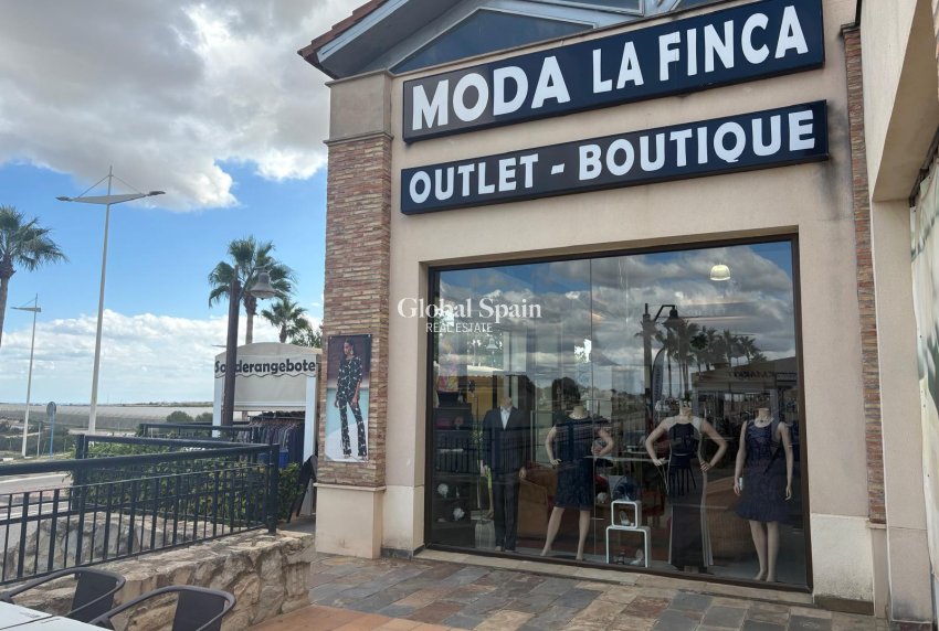 Wederverkoop - Winkel -
ALGORFA - LA FINCA GOLF / ALGORFA