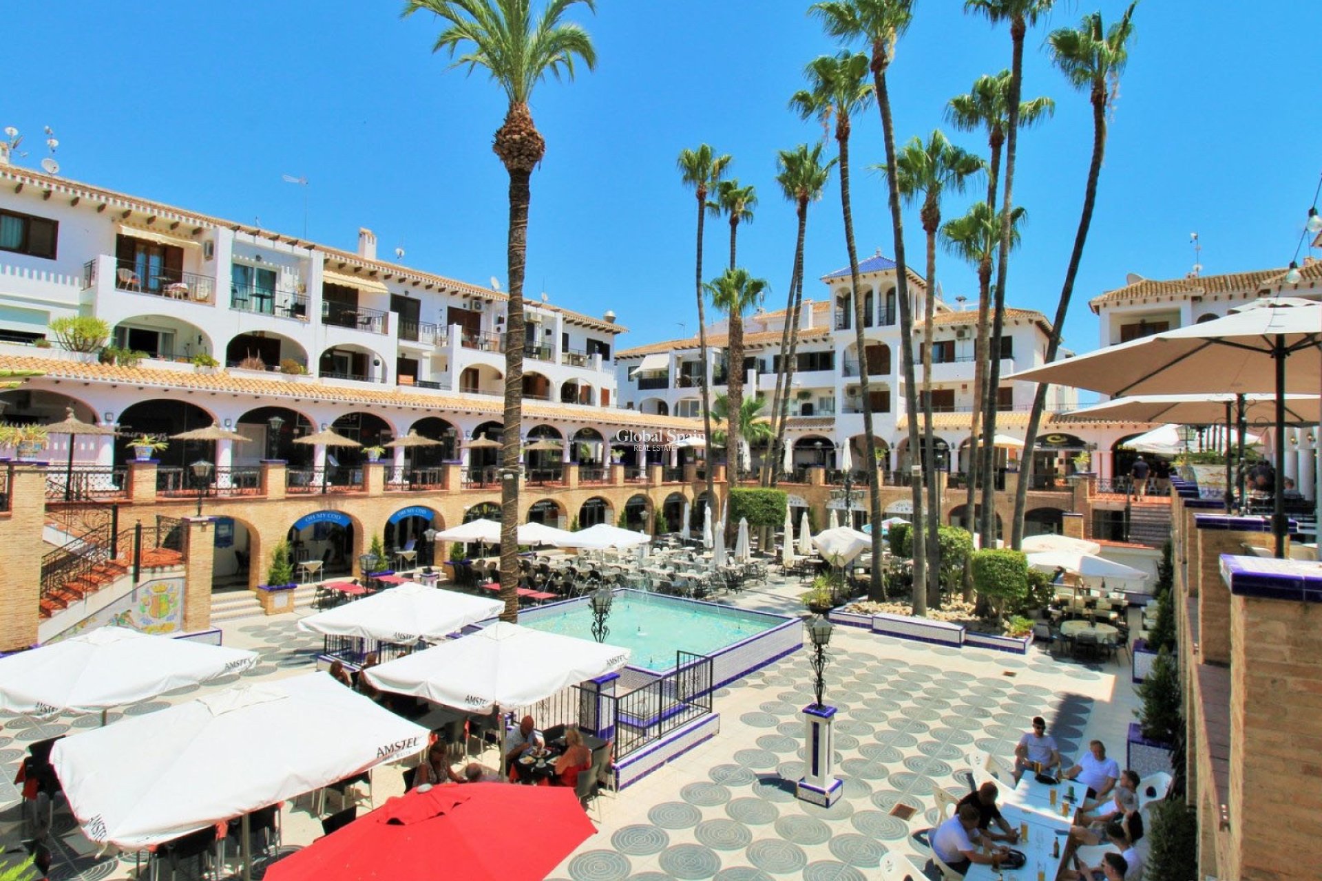 Wiederverkauf - 2. Stadthaus -
ORIHUELA COSTA - VILLAMARTÍN