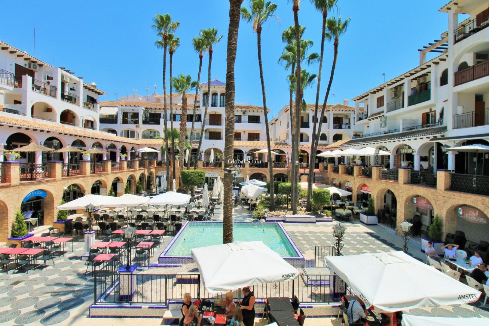 Wiederverkauf - 2. Stadthaus -
ORIHUELA COSTA - VILLAMARTÍN