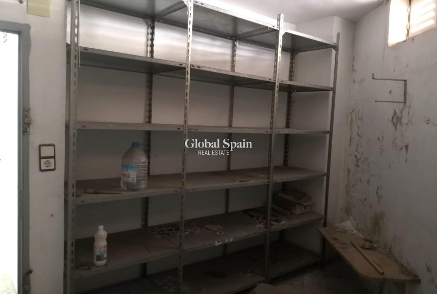 Wiederverkauf - Abstellraum -
TORREVIEJA - Estacion de autobuses