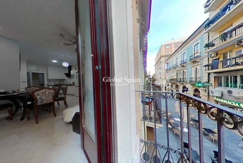 Wiederverkauf - Apartment - Wohnung -
ALICANTE - Centro