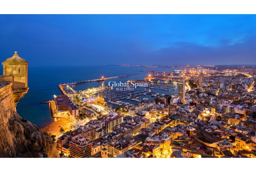 Wiederverkauf - Apartment - Wohnung -
ALICANTE - Centro