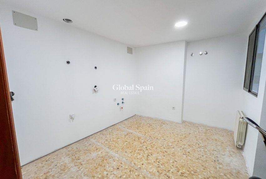 Wiederverkauf - Apartment - Wohnung -
ALICANTE - Centro