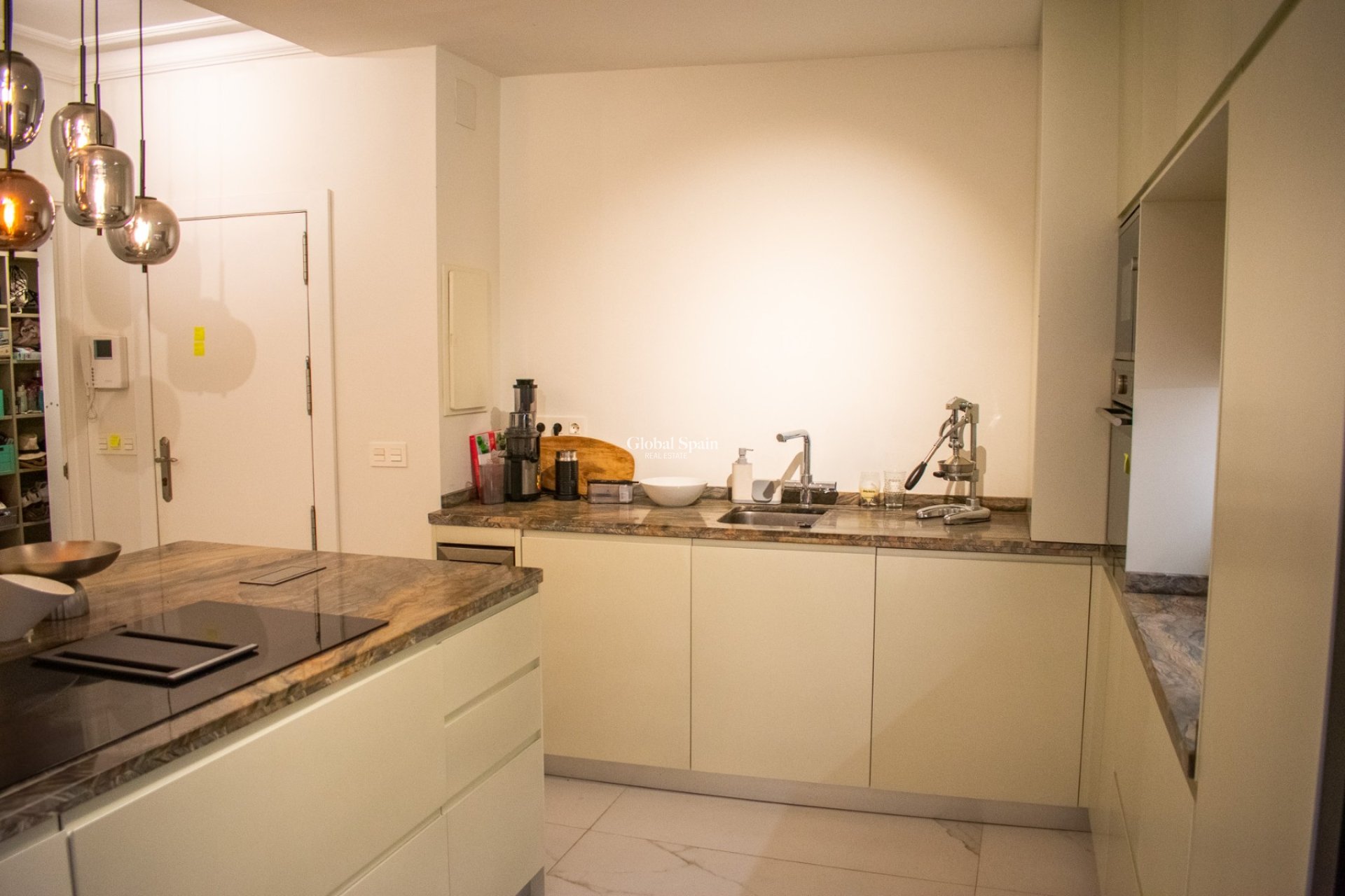 Wiederverkauf - Apartment - Wohnung -
TORREVIEJA - Torrevieja Centro