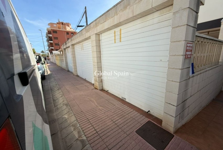 Wiederverkauf - DER PARKPLATZ / GARAGE -
PILES - Playa