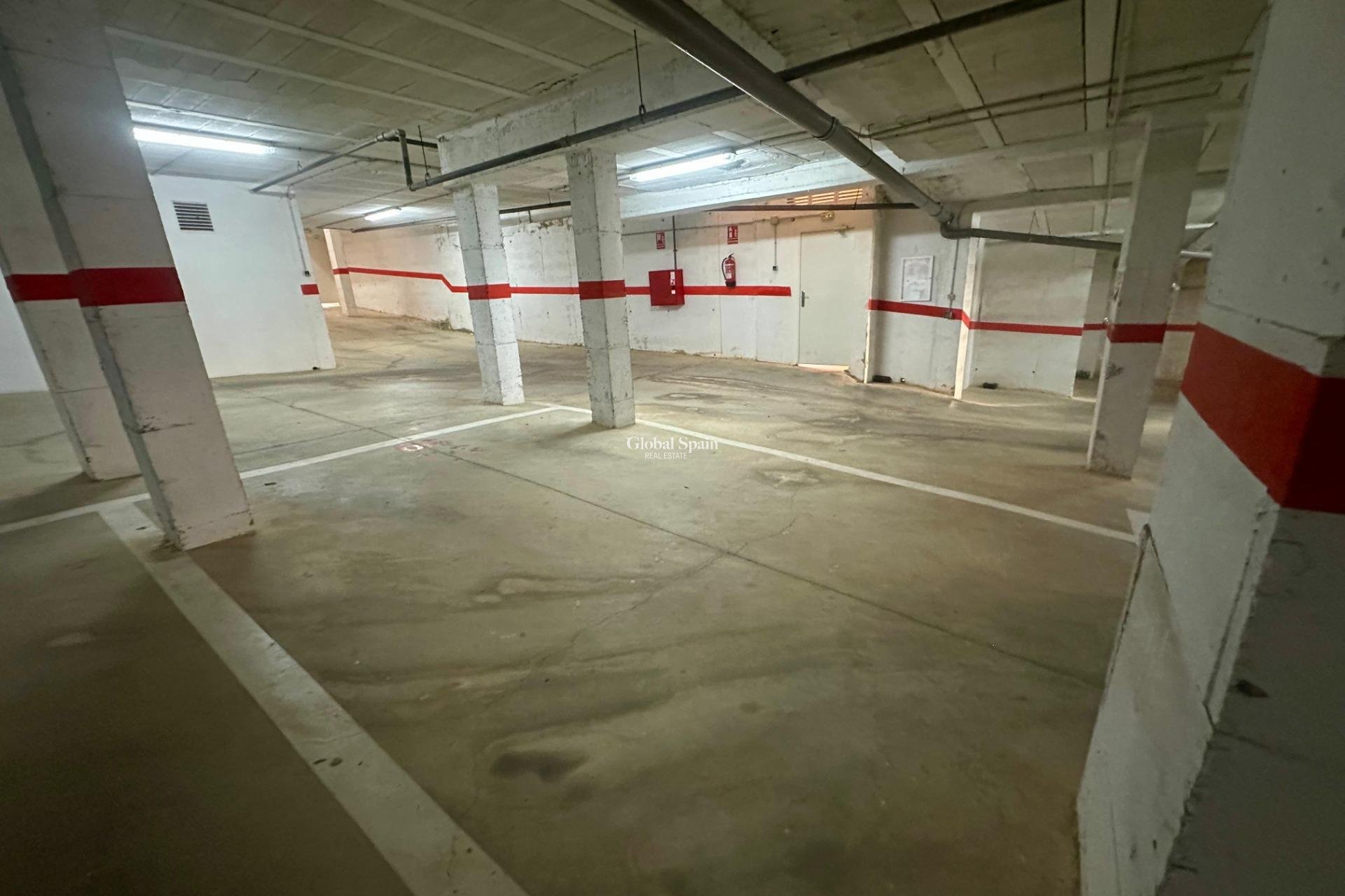 Wiederverkauf - DER PARKPLATZ / GARAGE -
TORREVIEJA - Cabo Cervera