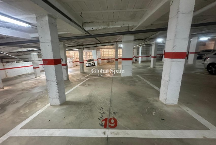 Wiederverkauf - DER PARKPLATZ / GARAGE -
TORREVIEJA - Cabo Cervera
