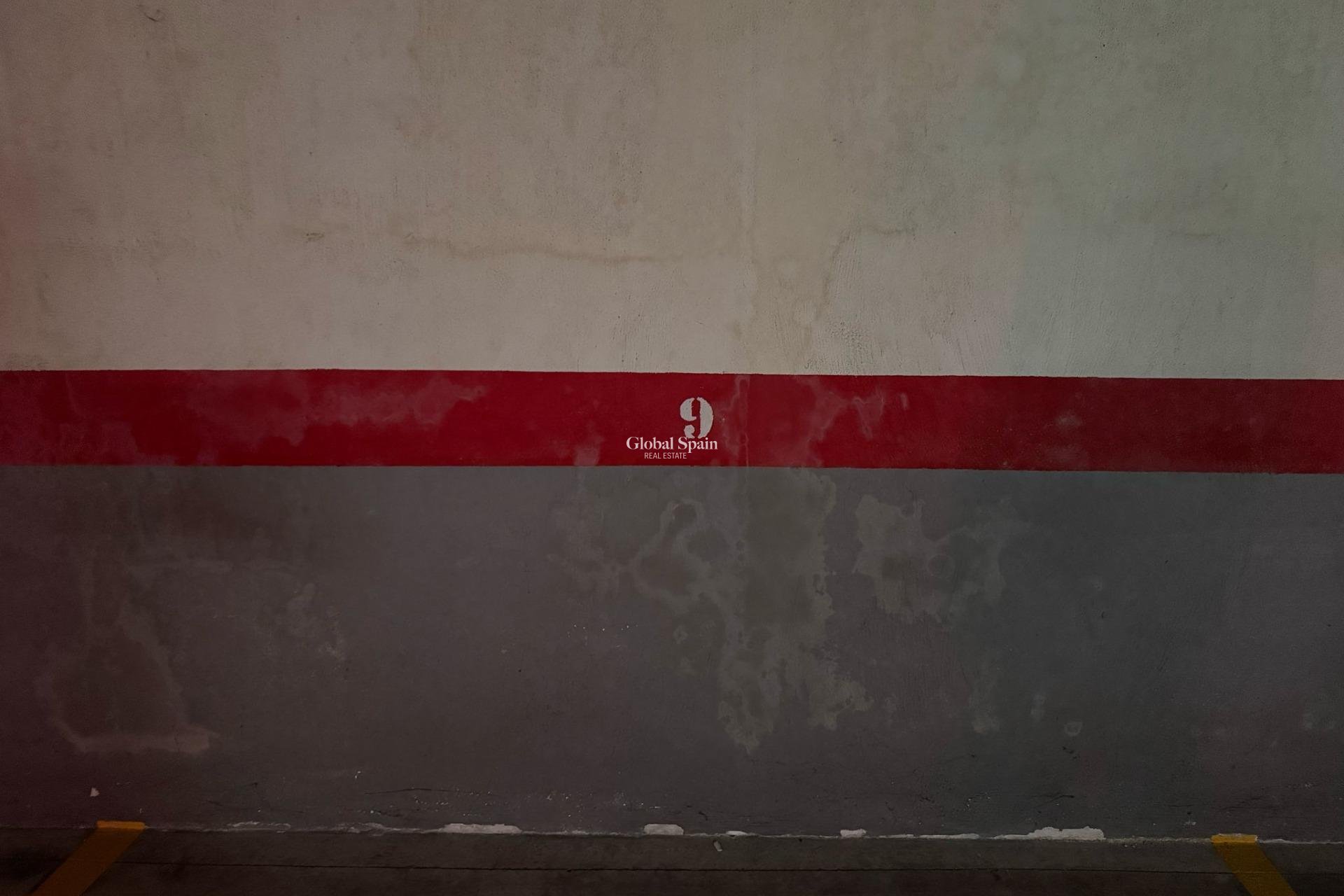 Wiederverkauf - DER PARKPLATZ / GARAGE -
TORREVIEJA - Centro